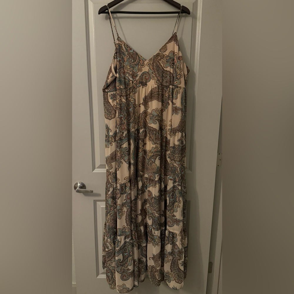 Express Paisley print lined flowy maxi dress